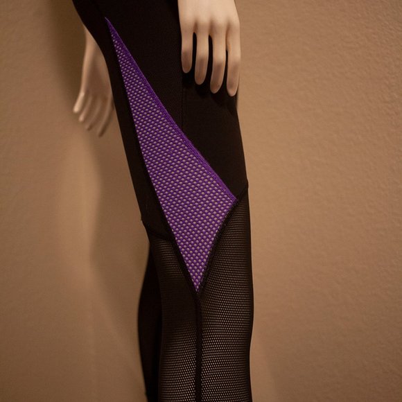 Victoria's Secret VSX Leggings - Picture 4 of 5